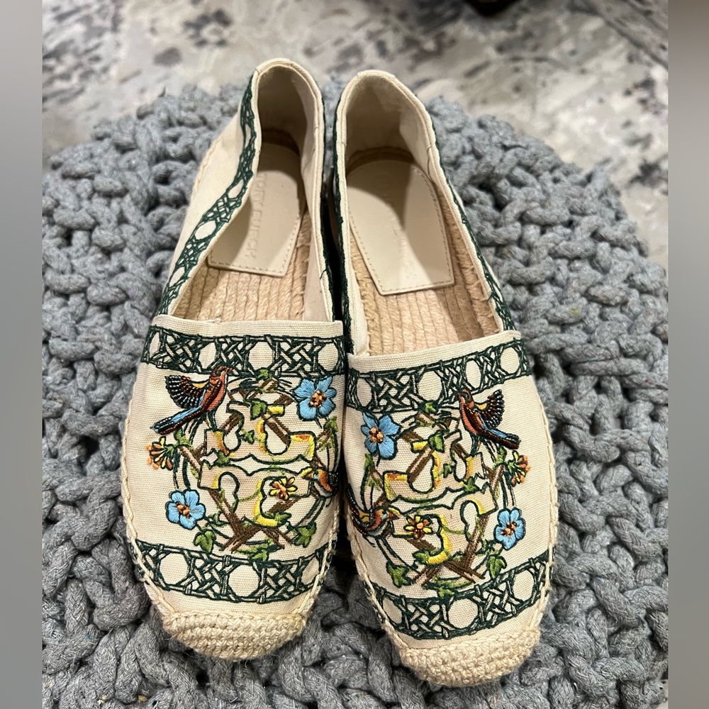 Tory Burch shoes size 5.5 - Picture 3 of 5